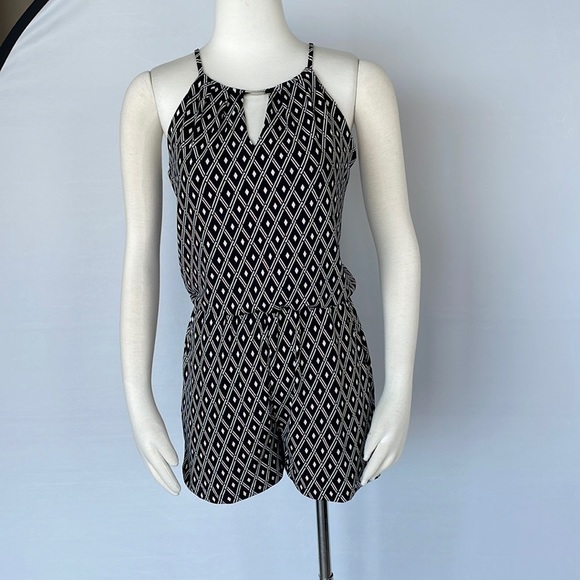 WHBM Geo Knit Romper Size Small - Picture 1 of 9